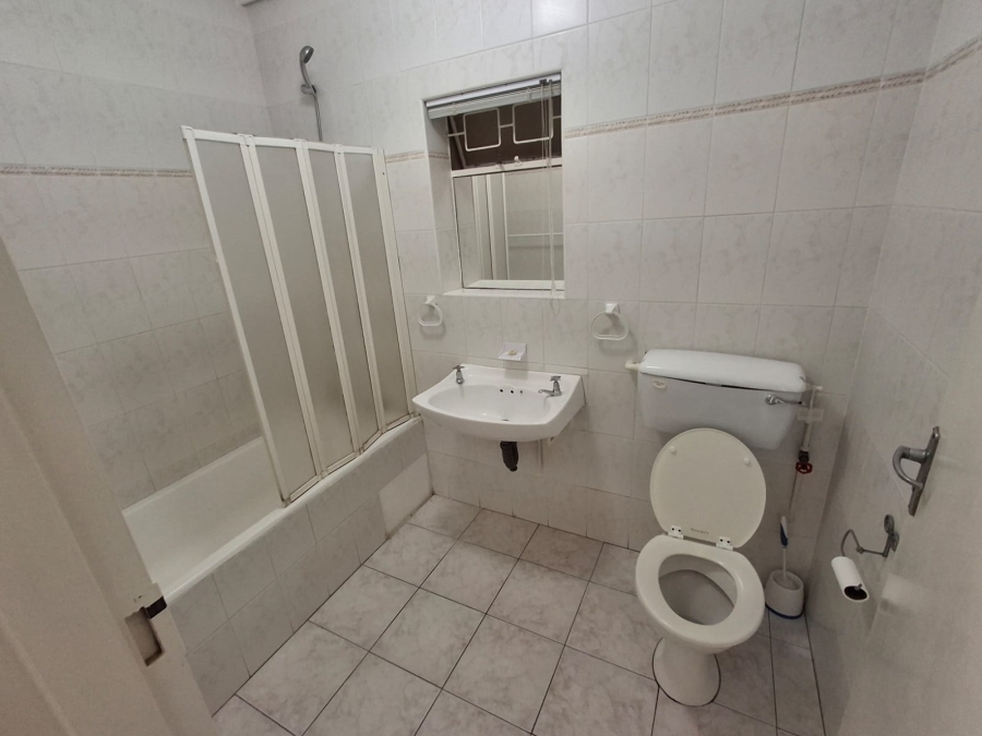 1 Bedroom Property for Sale in Summerstrand Eastern Cape